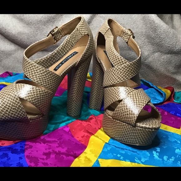 (#14) Izabella Rue Alda Platform Stiletto Sandals - Picture 9 of 9